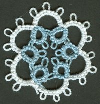 blue and white rings-and-chains motif